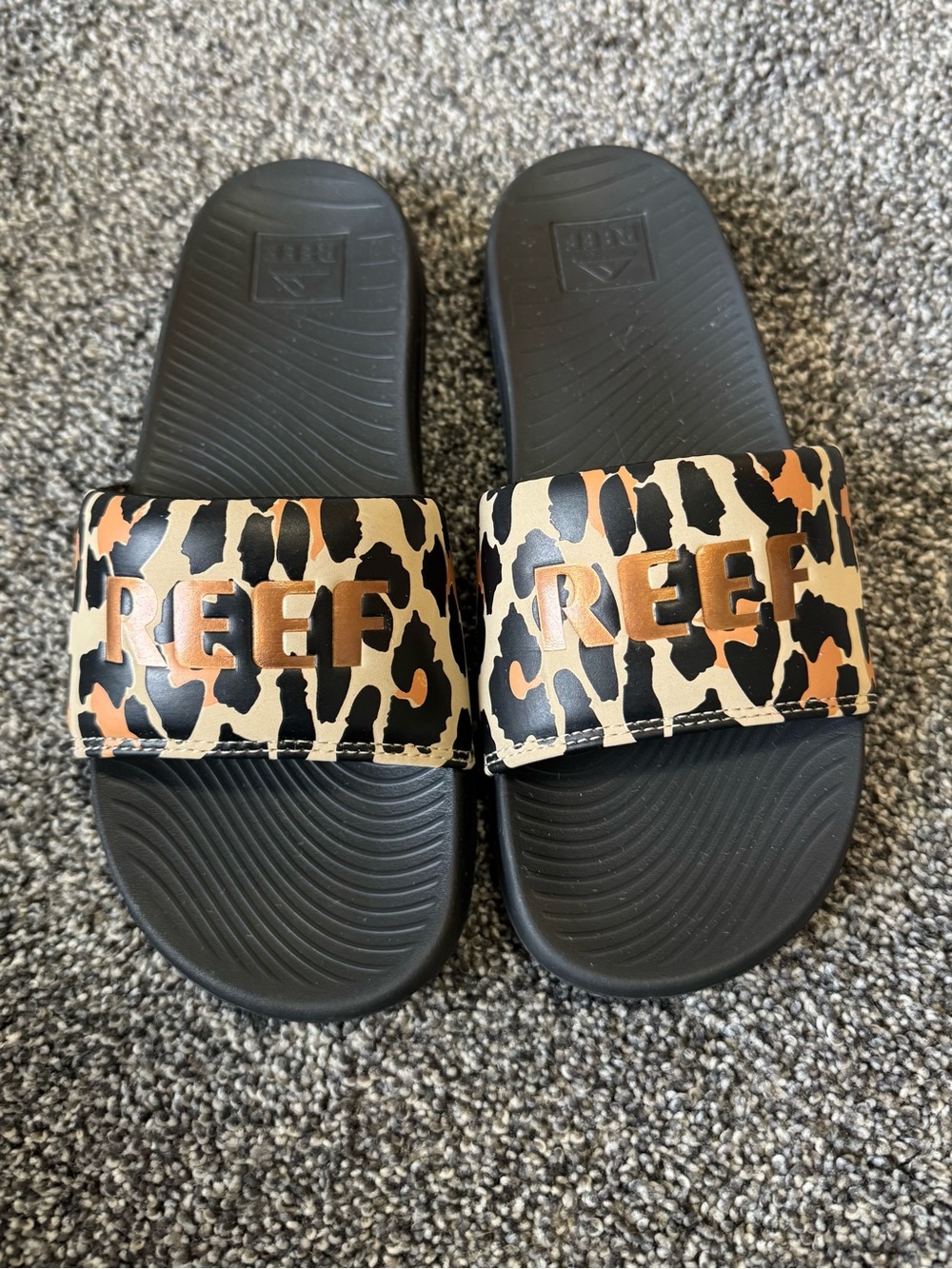 Reef Women’s Lana Leopard Print Slide Sandals Size 8